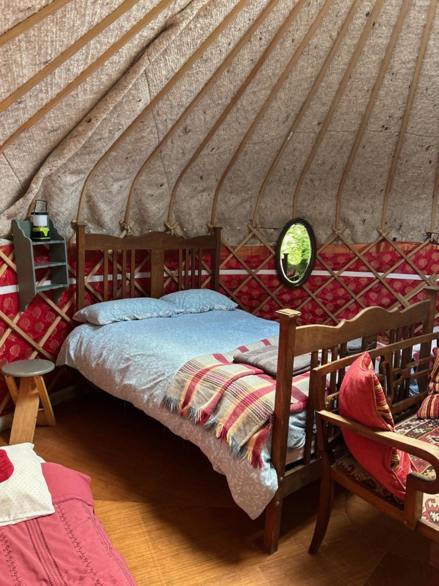 Ceridwen Glamping, Double Decker Bus And Yurts Ξενοδοχείο Llandysul Εξωτερικό φωτογραφία