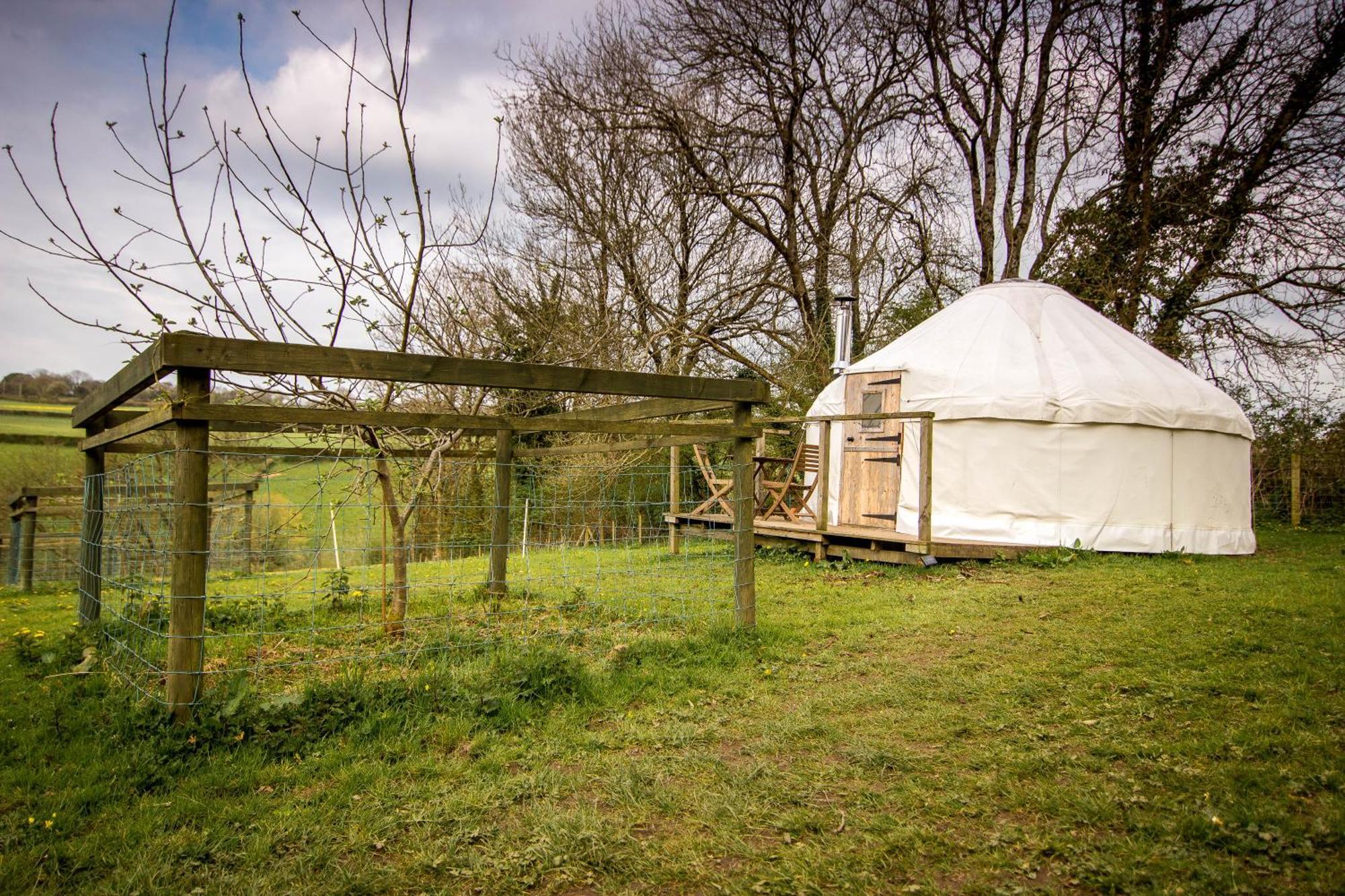Ceridwen Glamping, Double Decker Bus And Yurts Ξενοδοχείο Llandysul Εξωτερικό φωτογραφία