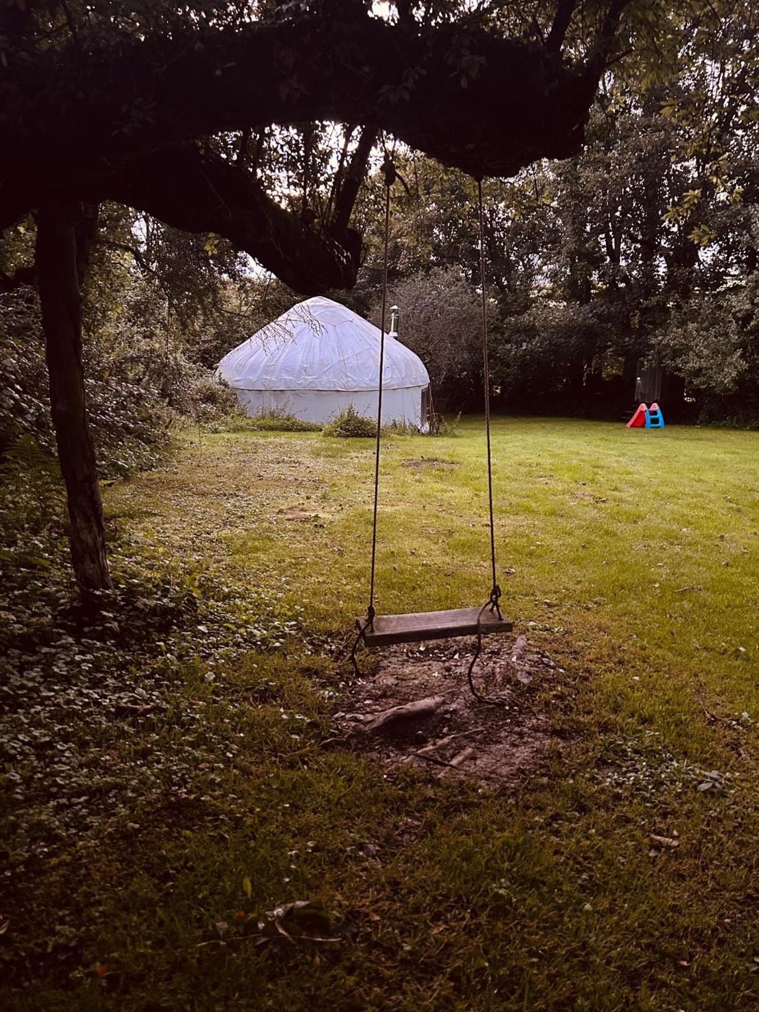 Ceridwen Glamping, Double Decker Bus And Yurts Ξενοδοχείο Llandysul Εξωτερικό φωτογραφία