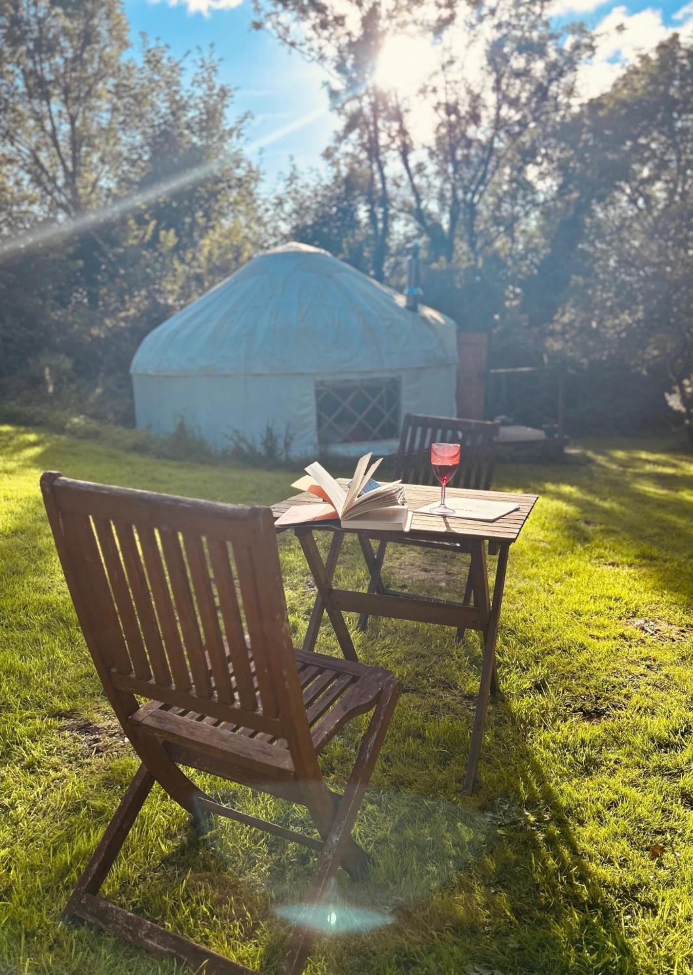 Ceridwen Glamping, Double Decker Bus And Yurts Ξενοδοχείο Llandysul Εξωτερικό φωτογραφία