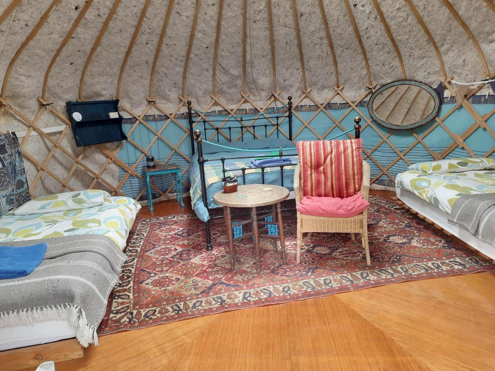 Ceridwen Glamping, Double Decker Bus And Yurts Ξενοδοχείο Llandysul Εξωτερικό φωτογραφία