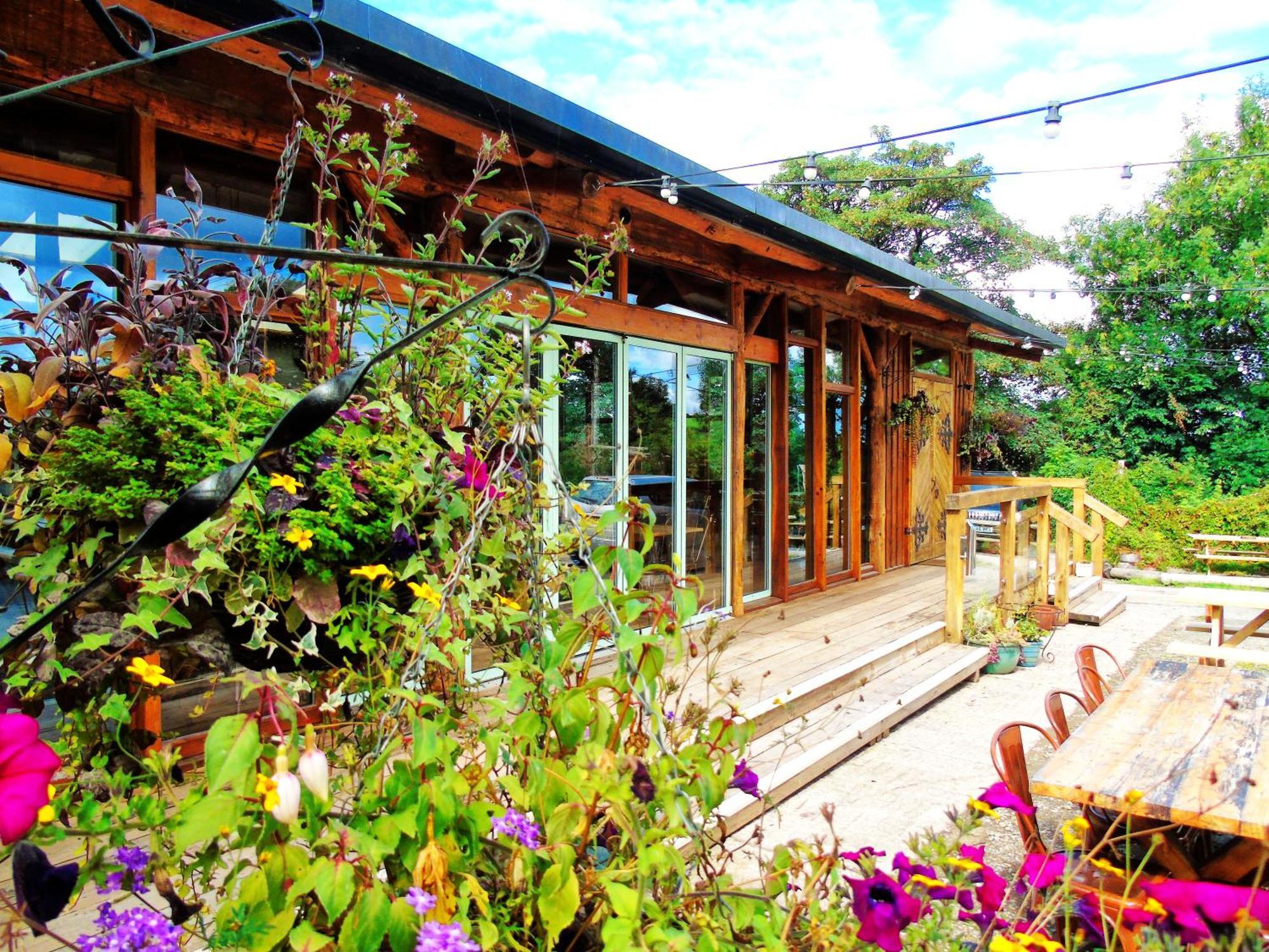 Ceridwen Glamping, Double Decker Bus And Yurts Ξενοδοχείο Llandysul Εξωτερικό φωτογραφία