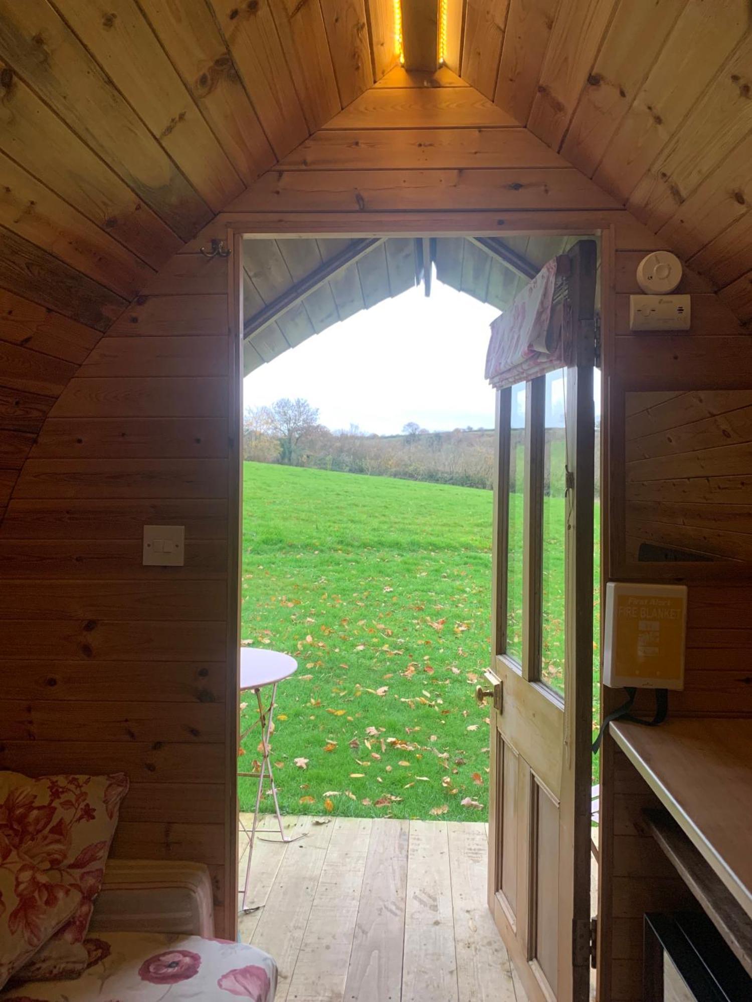 Ceridwen Glamping, Double Decker Bus And Yurts Ξενοδοχείο Llandysul Εξωτερικό φωτογραφία