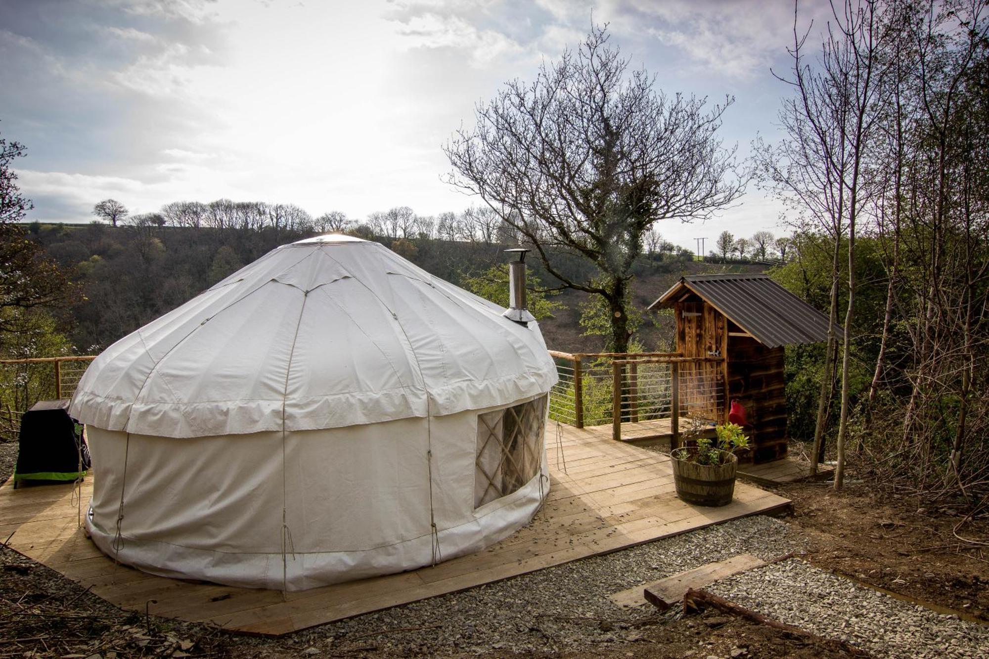 Ceridwen Glamping, Double Decker Bus And Yurts Ξενοδοχείο Llandysul Εξωτερικό φωτογραφία