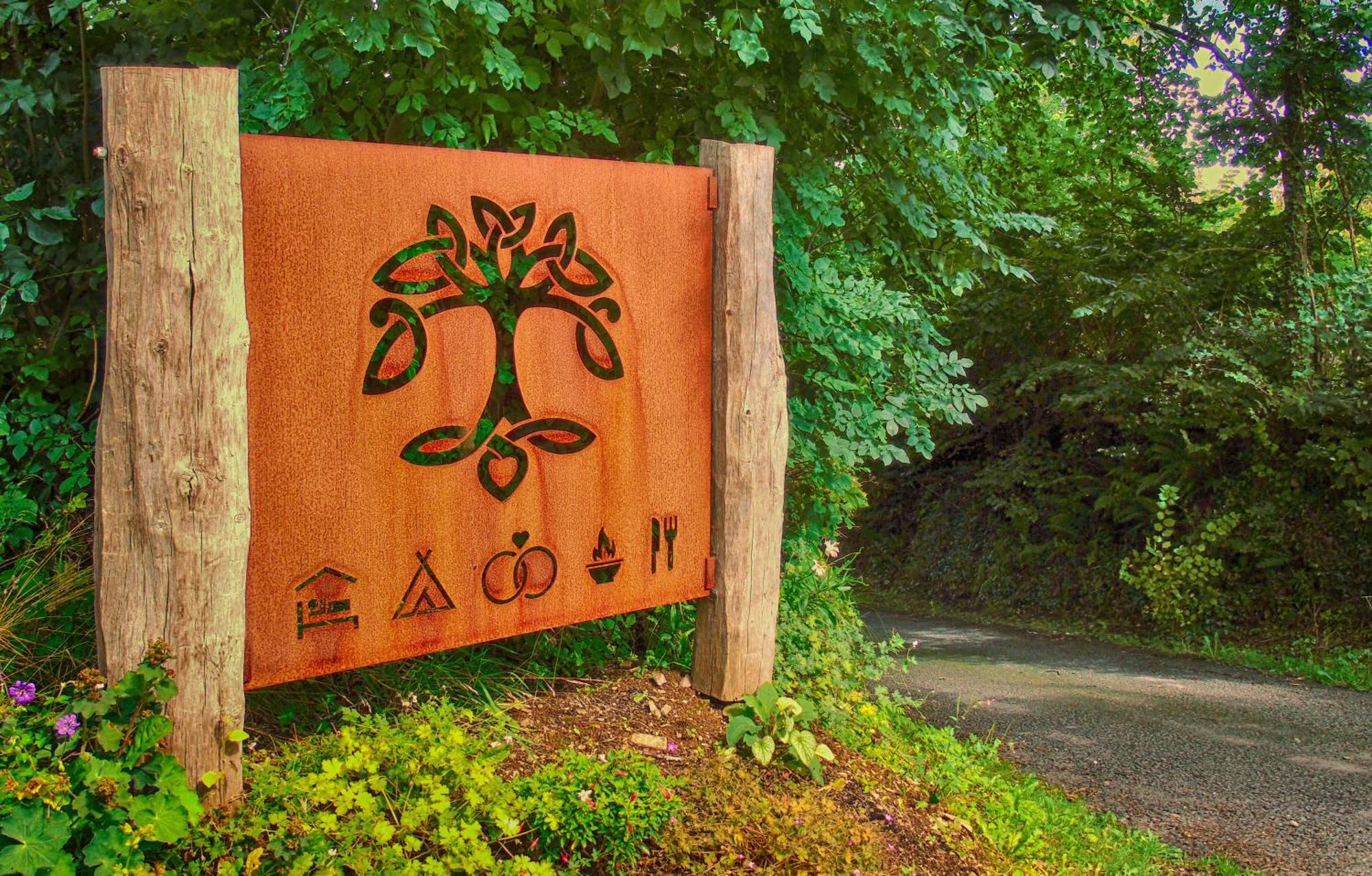 Ceridwen Glamping, Double Decker Bus And Yurts Ξενοδοχείο Llandysul Εξωτερικό φωτογραφία