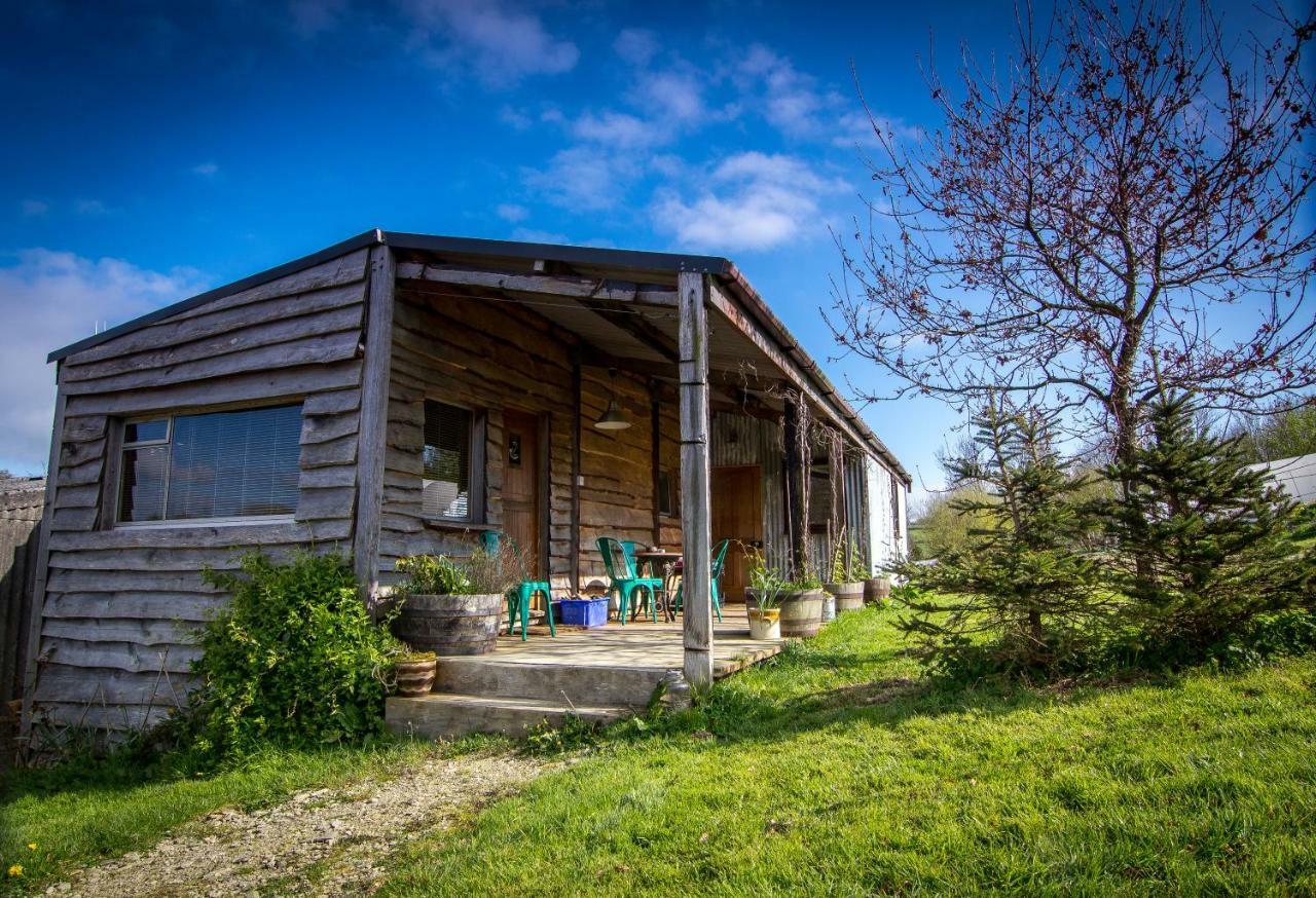 Ceridwen Glamping, Double Decker Bus And Yurts Ξενοδοχείο Llandysul Εξωτερικό φωτογραφία