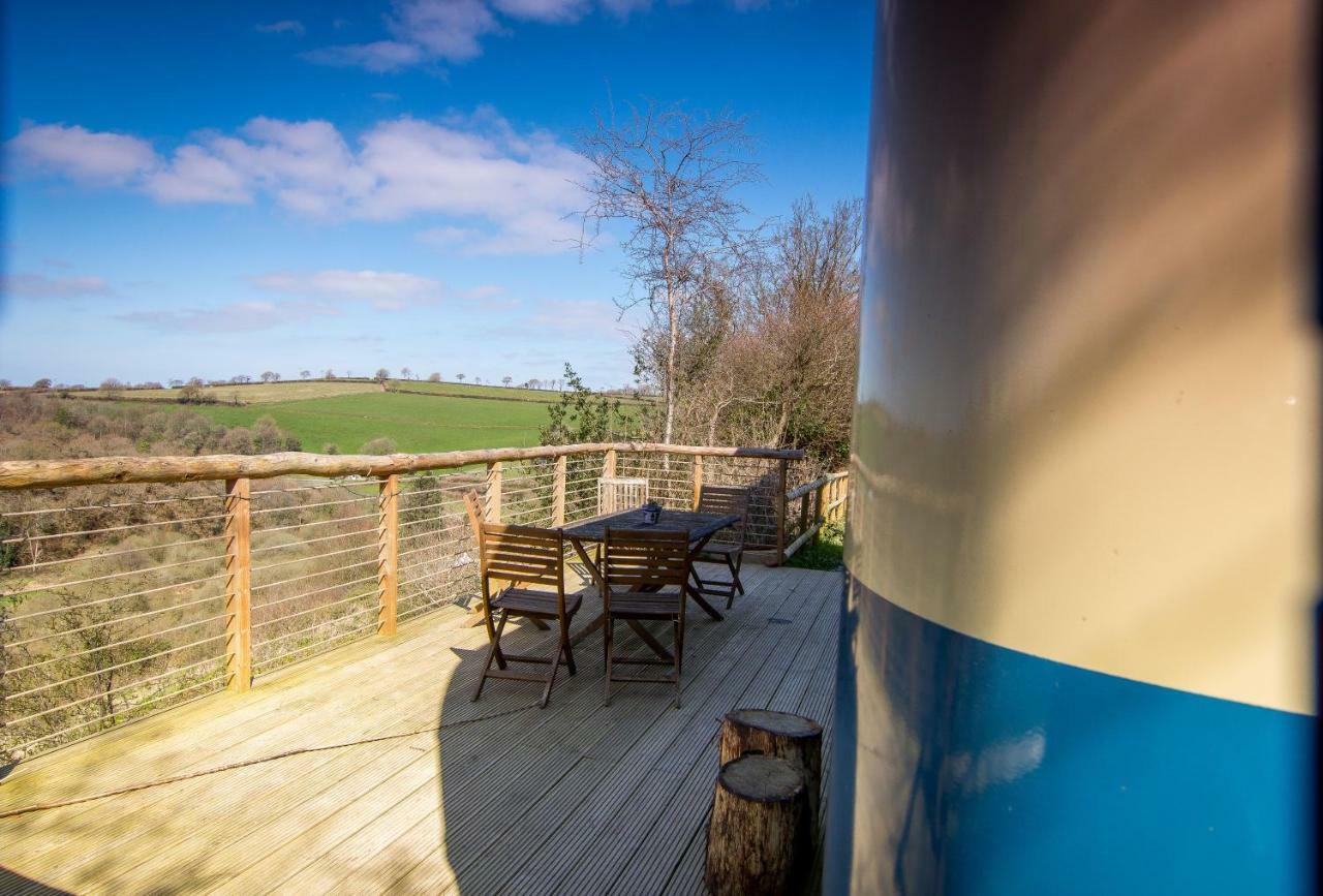 Ceridwen Glamping, Double Decker Bus And Yurts Ξενοδοχείο Llandysul Εξωτερικό φωτογραφία